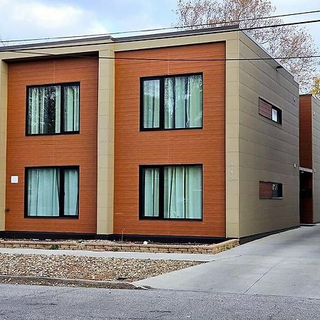 Kcm Mikros Smart Apartments 8 클리블랜드 외부 사진